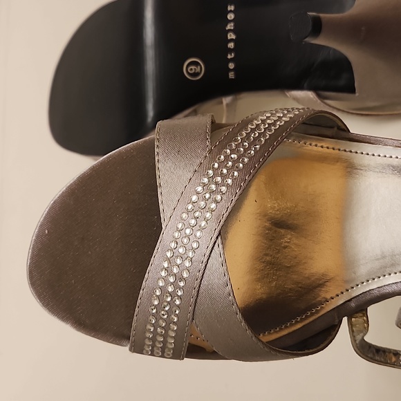 Metaphor Pumps Size 9 - Picture 5 of 5